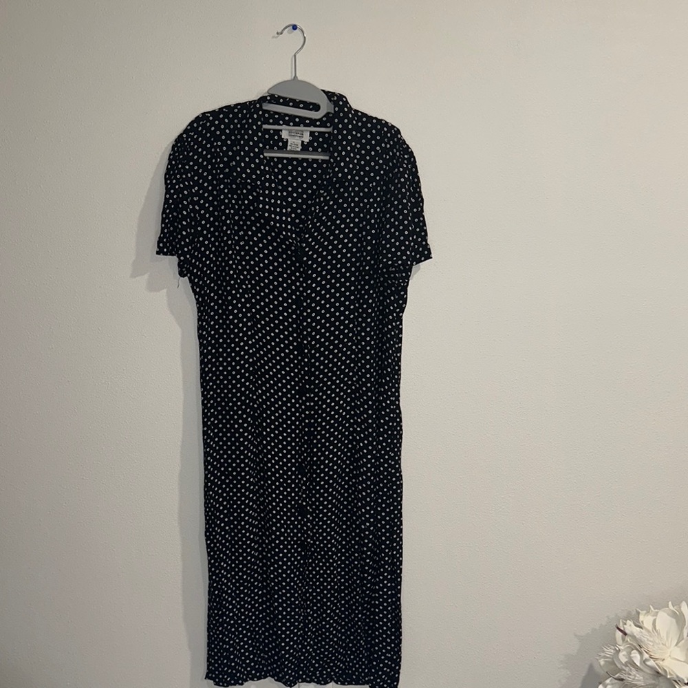 Sostanza Women Black and White‎ Midi Dress 100%Rayon with Notched Collar Size L